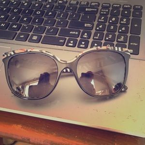 Women’s Burberry London sunglasses